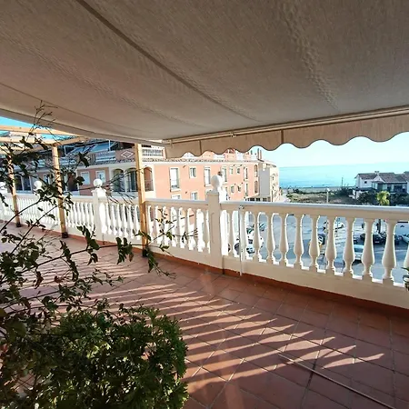 Lovely Penthouse In Front Of The With Free Parking Apartament