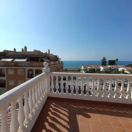 Lovely Penthouse In Front Of The With Free Parking Apartament
