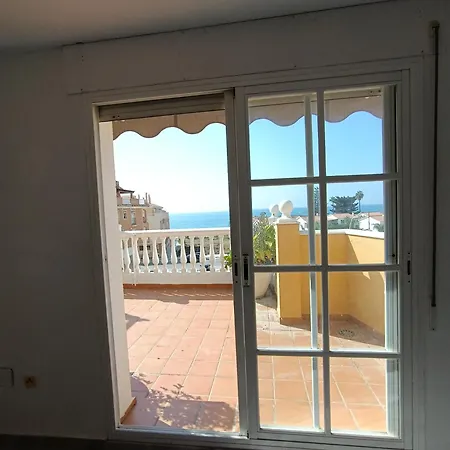 Apartament Lovely Penthouse In Front Of The With Free Parking *