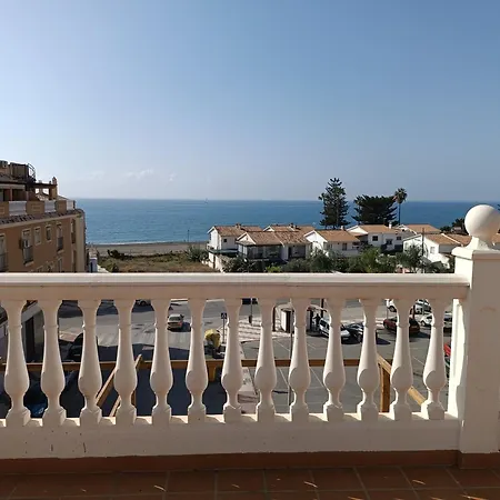Apartament Lovely Penthouse In Front Of The With Free Parking *