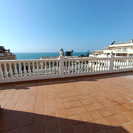 Lovely Penthouse In Front Of The With Free Parking Appartement Málaga